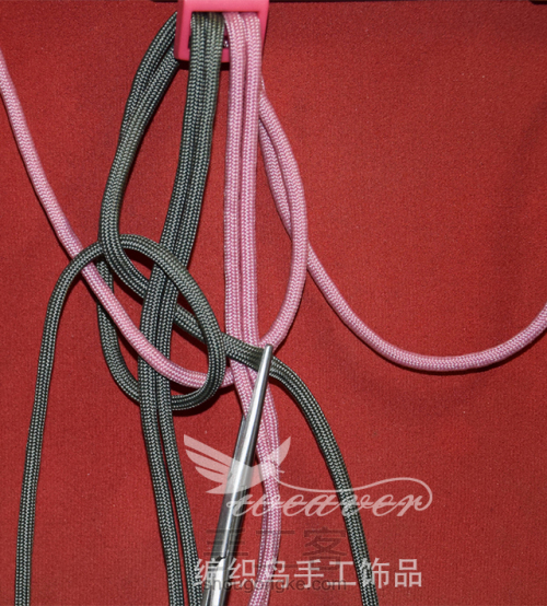 伞绳编织手链-2 第6步
