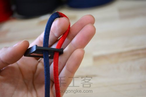 一款简单的蛇结宠物犬编织项圈 第6步