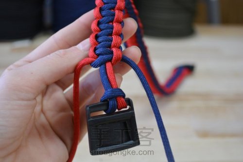 一款简单的蛇结宠物犬编织项圈 第26步
