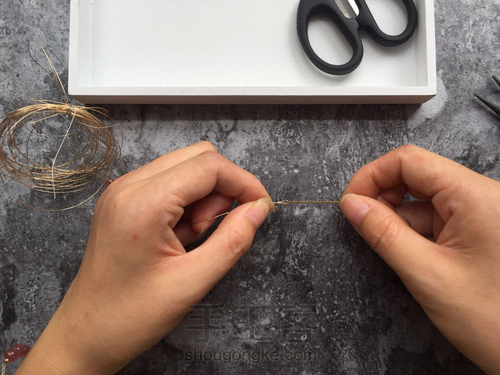 草莓晶塔珠手链制作 第5步