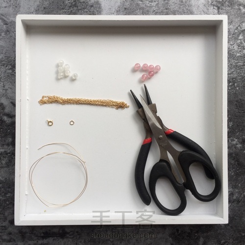 超仙的马粉月光石手链/脚链制作 第2步