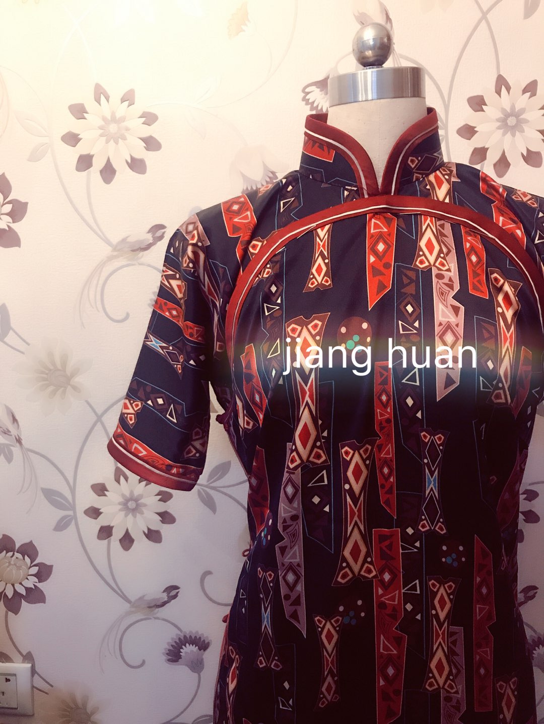 中式旗袍传统工艺，纯手作