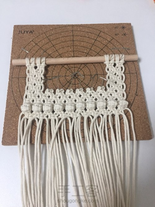 编织挂毯或包包的加线方式 第6步