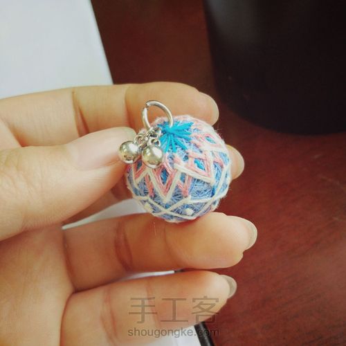 手鞠球小发饰 第6步