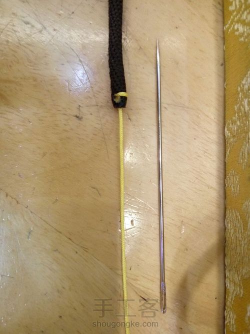 纯手工蜜蜡手链 第2步