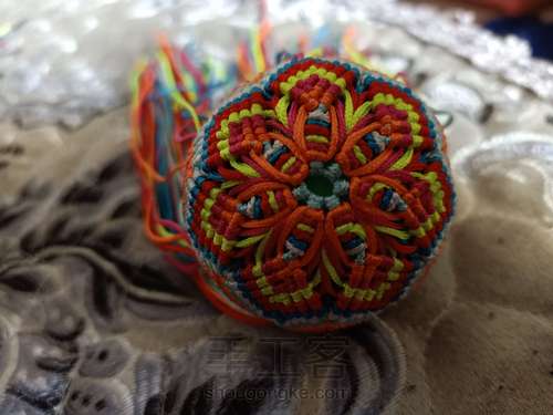 分享七瓣花 第5步