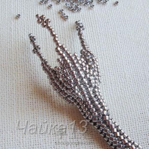 水滴钻花骨朵胸针 第16步