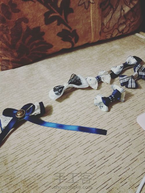 制作一个独一无二的蝴蝶结头饰 第1步