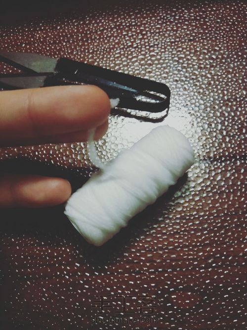 制作一个独一无二的蝴蝶结头饰 第11步