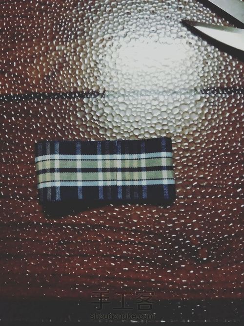 制作一个独一无二的蝴蝶结头饰 第9步