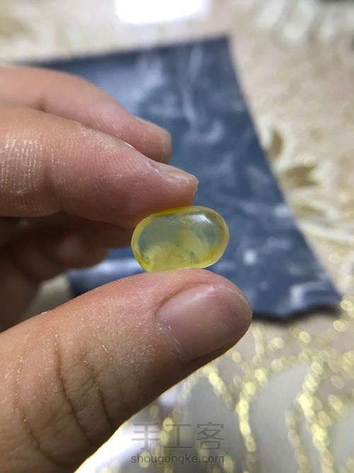 惊喜蜕变:琥珀原石打磨抛光的过程 第8步