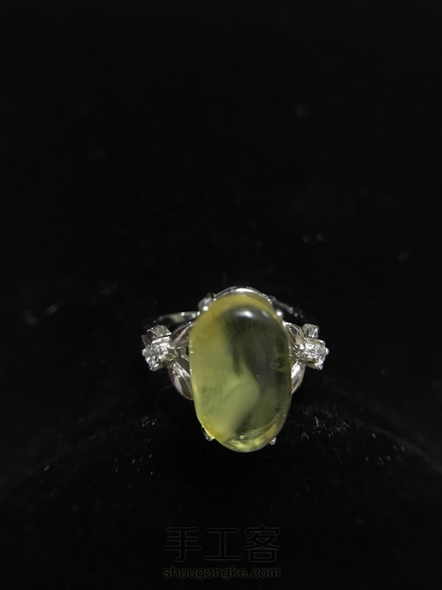 惊喜蜕变:琥珀原石打磨抛光的过程 第14步