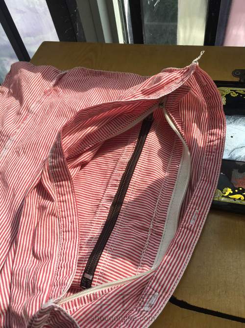 牛仔短裤做单肩手提包 第6步