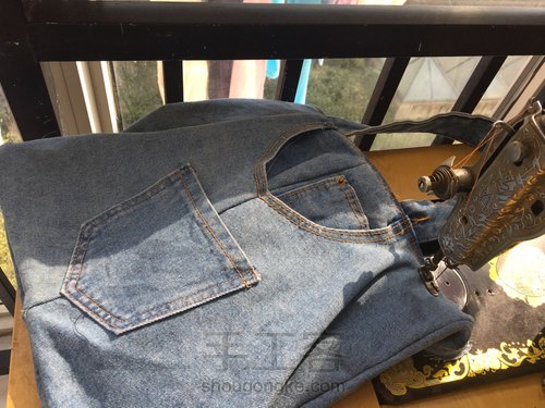 牛仔短裤做单肩手提包 第7步