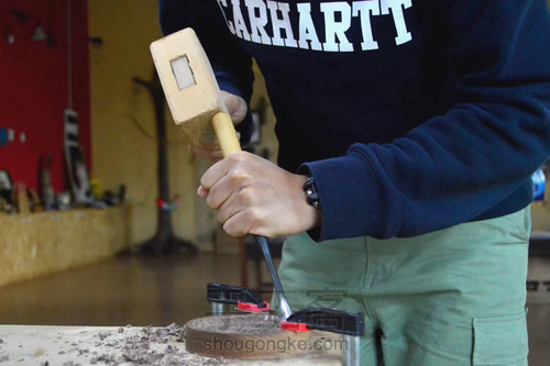 黑胡桃木纯手工麋鹿挖盘详解 第3步