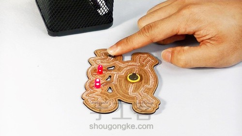 画笔电子学趣味电路游戏课程:第一讲,小螃蟹迷宫电路 第4步