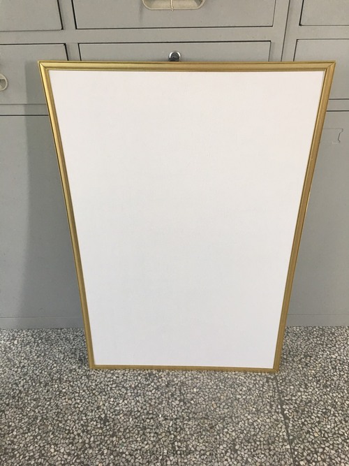 古铜背景的花瓶 第1步