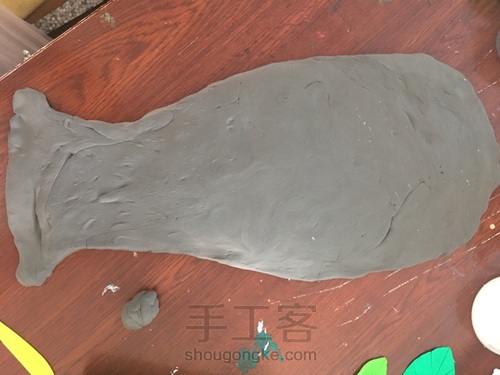 古铜背景的花瓶 第3步