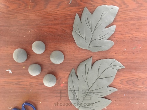 古铜背景的花瓶 第4步