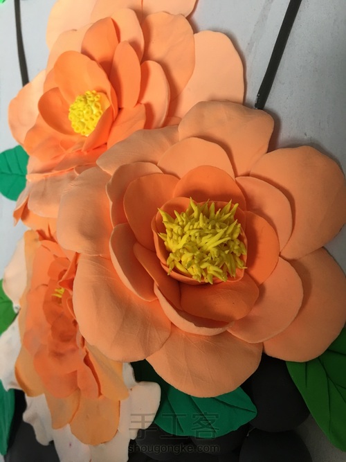 古铜背景的花瓶 第18步