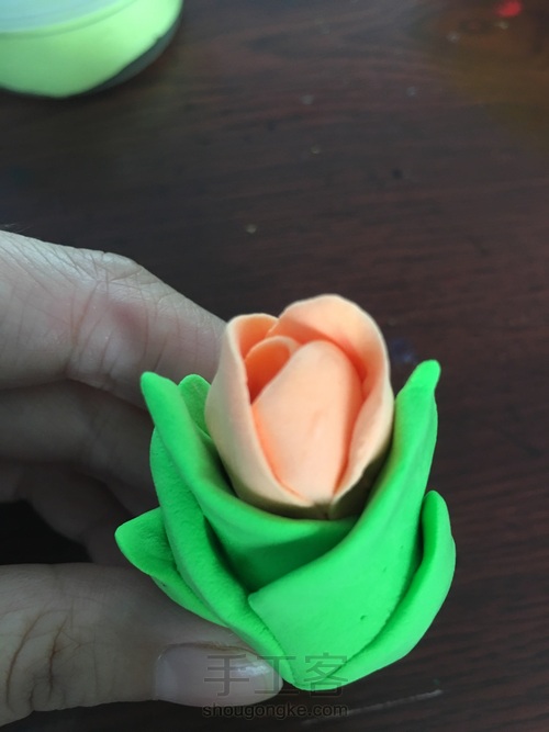 古铜背景的花瓶 第20步