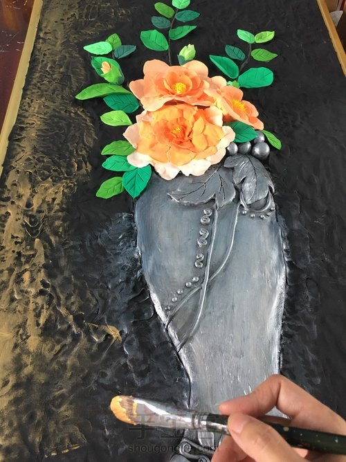 古铜背景的花瓶 第24步