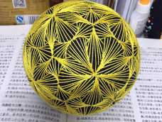 一个漩涡绣法的手鞠球，成品可购。。