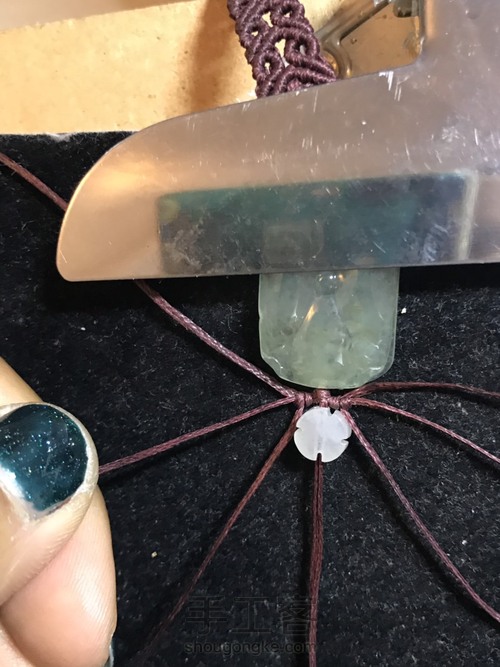 翡翠荷叶手牌手绳 第7步