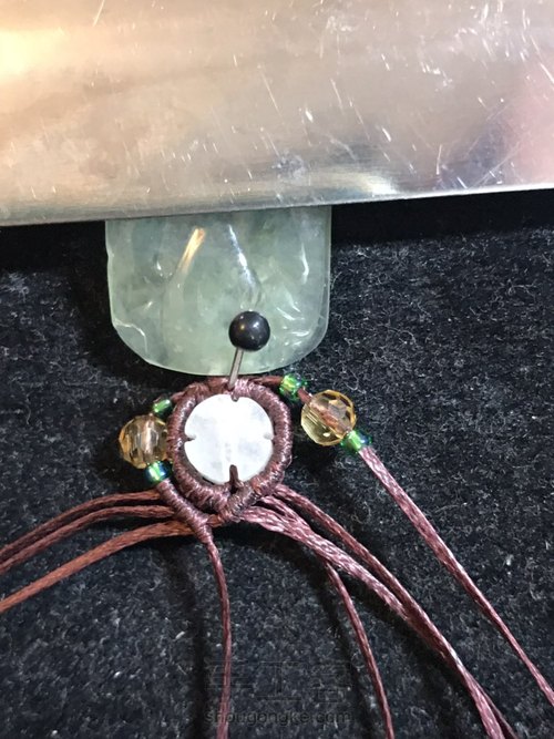 翡翠荷叶手牌手绳 第14步