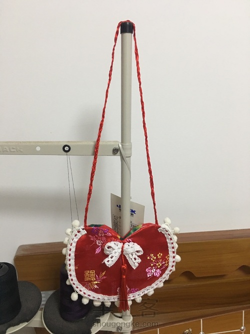 配中式过年棉马甲爱心包包 第7步