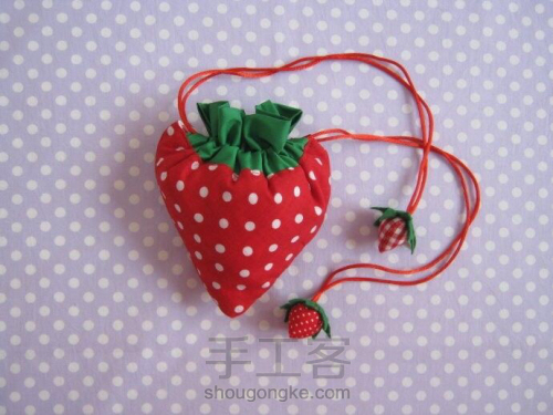 转小草莓束口袋 第25步