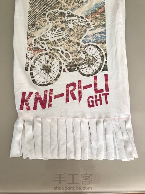 旧T恤改造手提袋 第3步