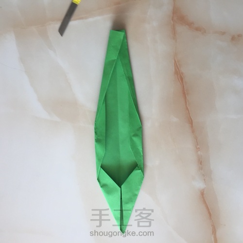 郁金香折纸叶子教程 第5步