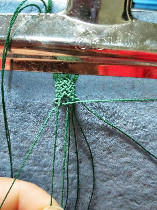 南红花花手链 第13步