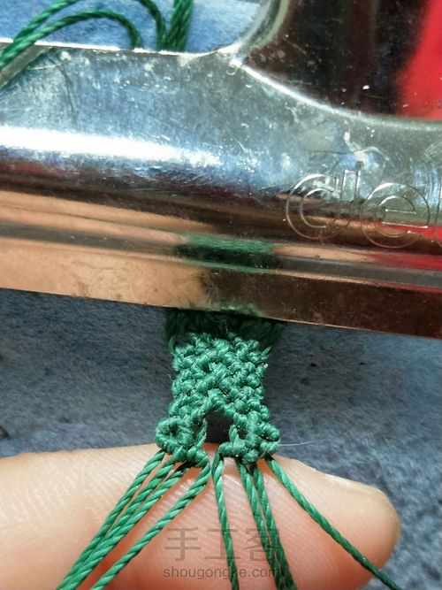 南红花花手链 第16步