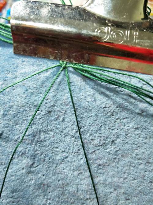 南红花花手链 第3步