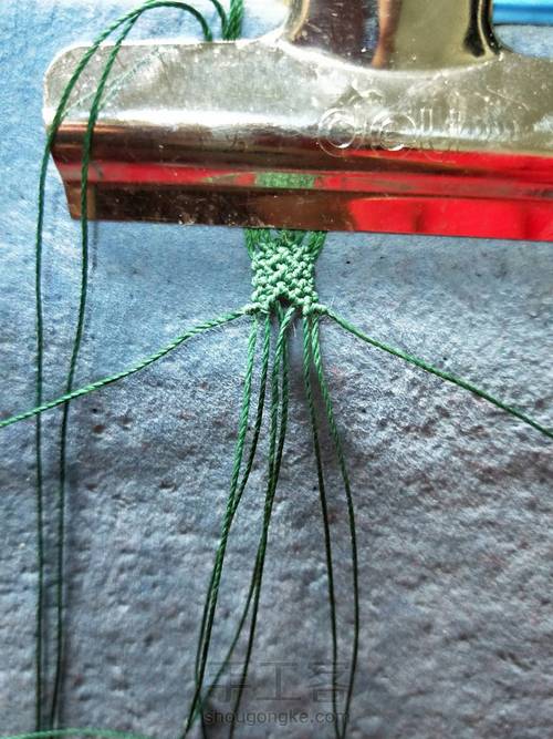 南红花花手链 第9步