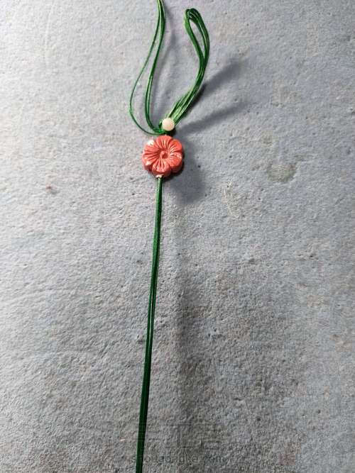 朱砂花朵手链 第3步