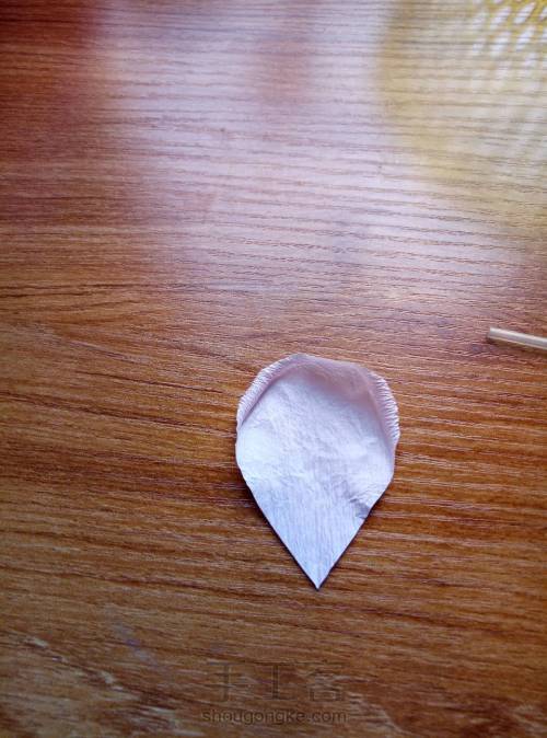 皱纹纸玫瑰——玫瑰花瓣（一） 第9步