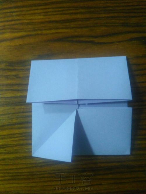 一款简易四瓣纸花的折法 第7步