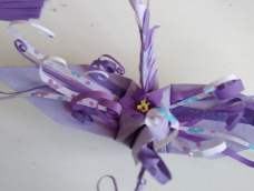 紫色充满魅力，今天我们就做一个充满魅力的千纸鹤吧！