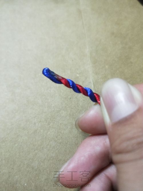 基础结两股辫 第3步