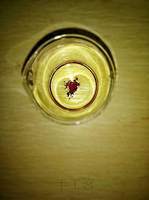 打底唇膏(淡淡的姨妈色) 第2步