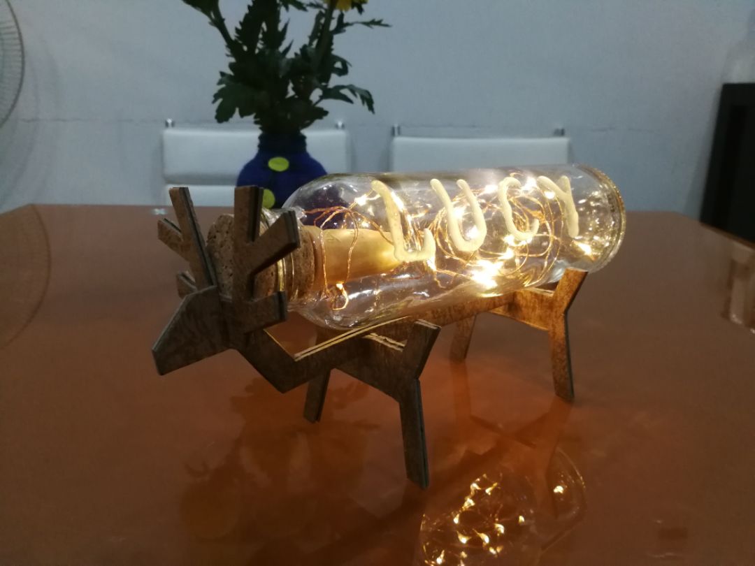从同事手中半路截回的玻璃瓶，学微博上改造成小鹿夜灯，就此改变它沦为垃圾的命运！🤗颜值也是杠杠滴！👏