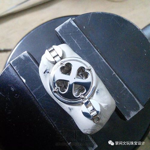 【掌间手工学院】失蜡法工艺教学—立体珍珠镶嵌手链 第12步