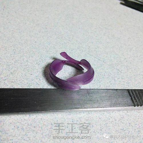 【掌间手工学院】失蜡法工艺—双羽环抱戒指制作 第4步