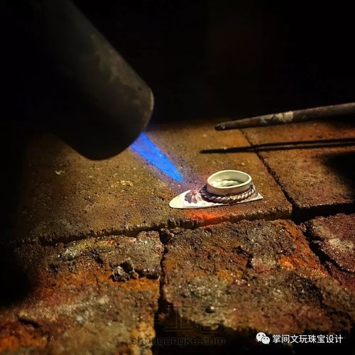 【掌间手工学院】包镶做旧松石吊坠 第3步