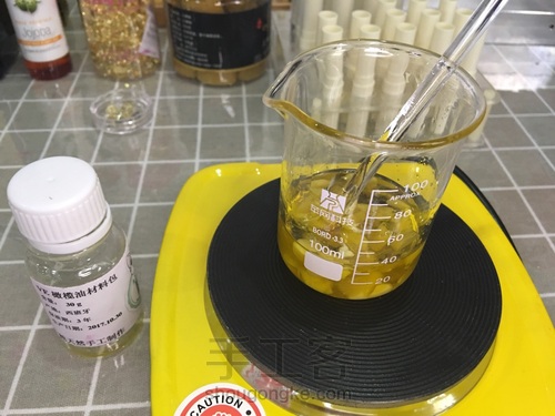 橄榄油唇膏 第5步