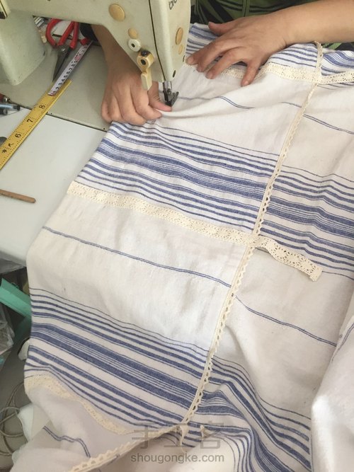 床单秒变百搭清新小窗帘 第3步