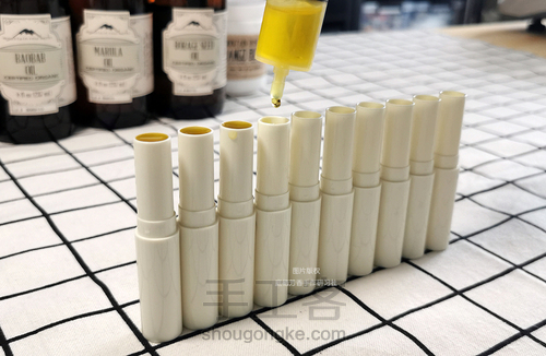 润唇膏大揭秘，教你做一支可以吃的唇膏 第10步